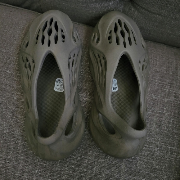 Yeezy - Picture 4 of 4